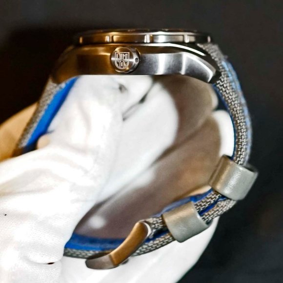 Luminox Men's Special Edition watch - Picture 3 of 5